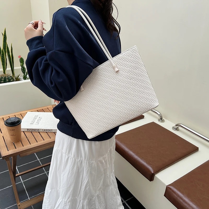 Woven Elegance Tote Collection - Image 5