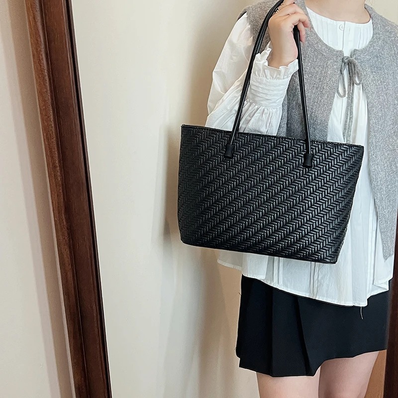 Woven Elegance Tote Collection - Image 9